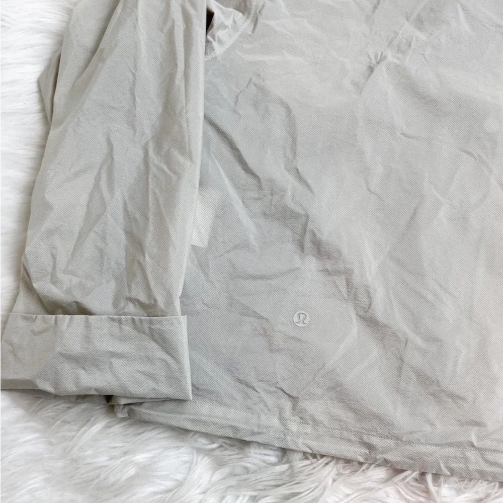 Lululemon Feel the Ease Jacket in Silverstone Size 8 - Picture 3 of 4